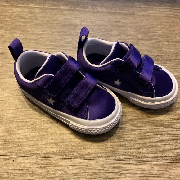 Infant Converse One Star Purple Sneakers - Picture 2 of 5